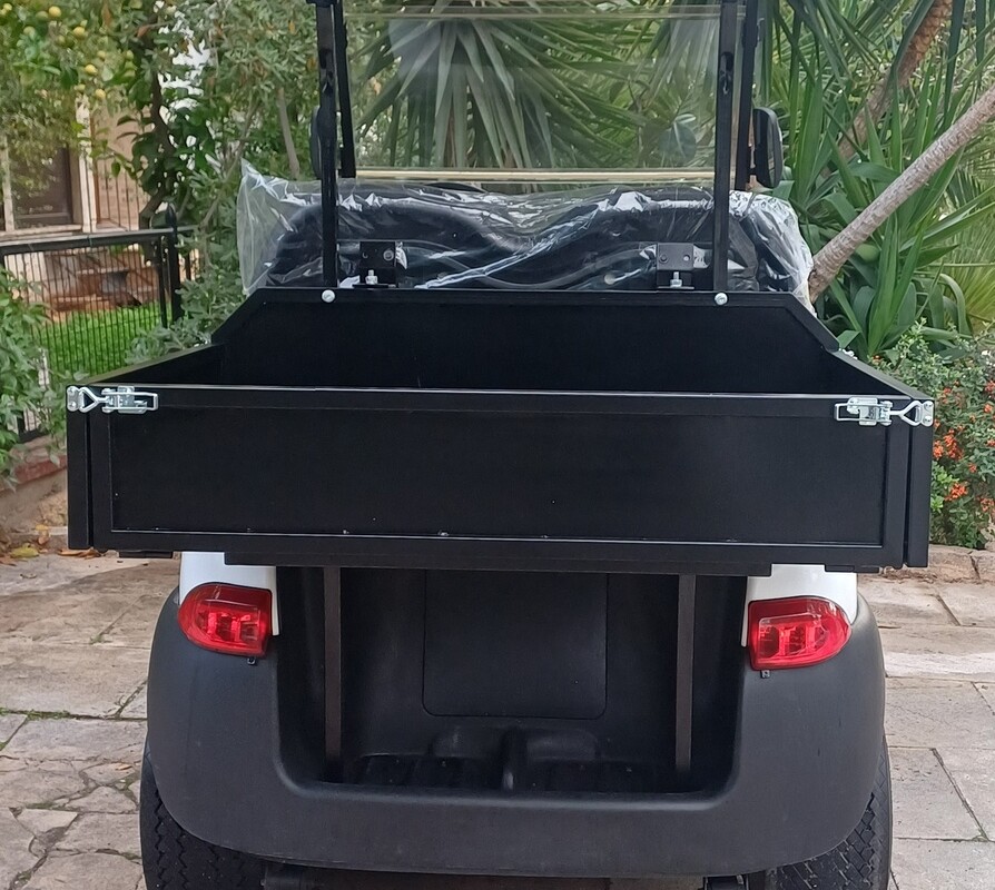 Club Car Precedent 2015 λευκό ηλεκτρικό golf cart με cargo box και μαύρα δερμάτινα καθίσματα