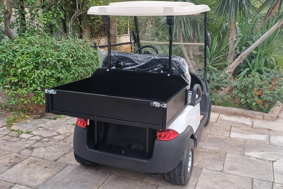 Club Car Precedent 2015 λευκό ηλεκτρικό golf cart με cargo box και μαύρα δερμάτινα καθίσματα