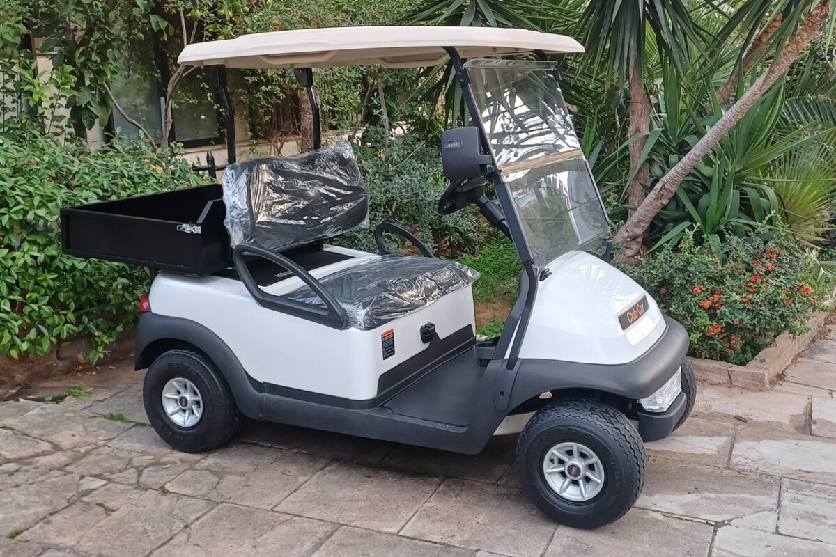 Club Car Precedent 2015 λευκό ηλεκτρικό golf cart με cargo box και μαύρα δερμάτινα καθίσματα