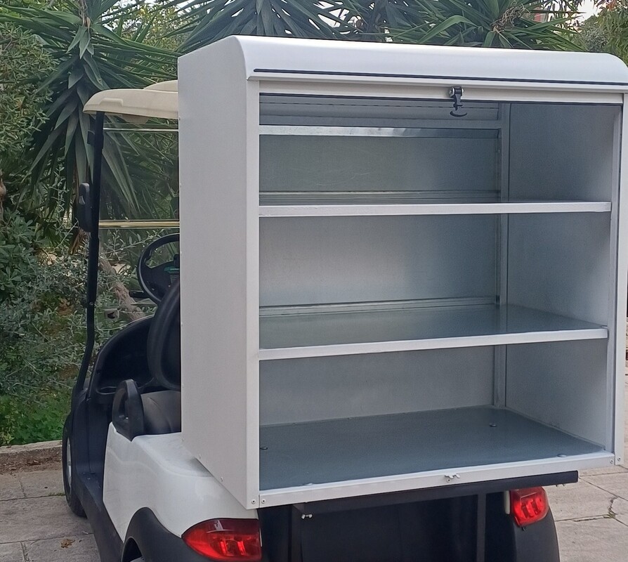 Club Car Precedent 2015 λευκό ηλεκτρικό golf cart με λευκή ανοικτή καμπίνα room service και μαύρα δερμάτινα καθίσματα